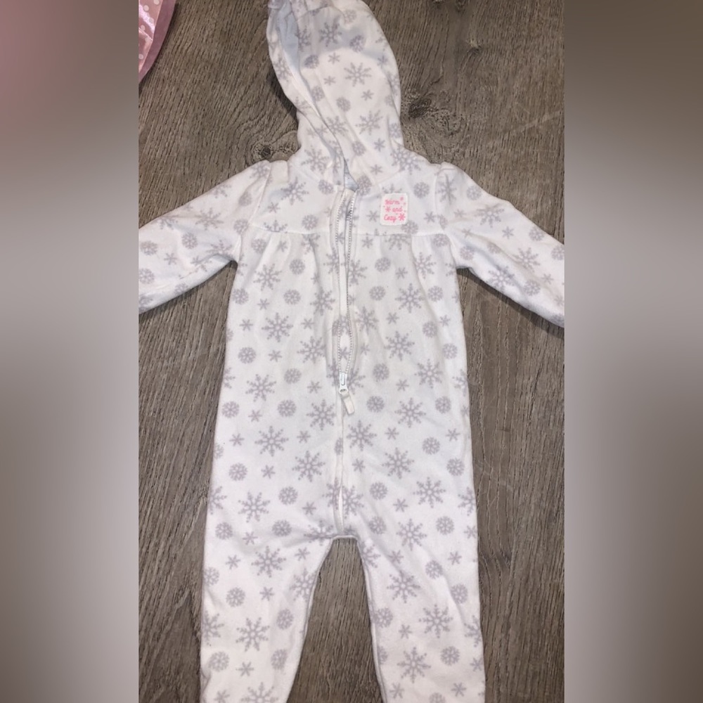 Carters 3-6 m super warm onsie - Picture 2 of 3